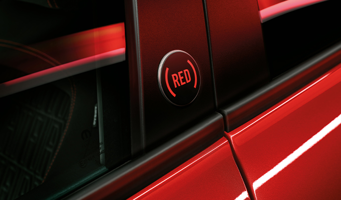 Fiat_Tipo-Red-red-logo-desktop-big-680x400
