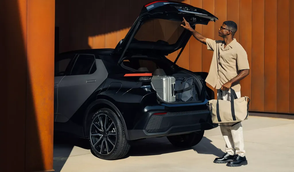 toyota c-hr apertura bagagliaio