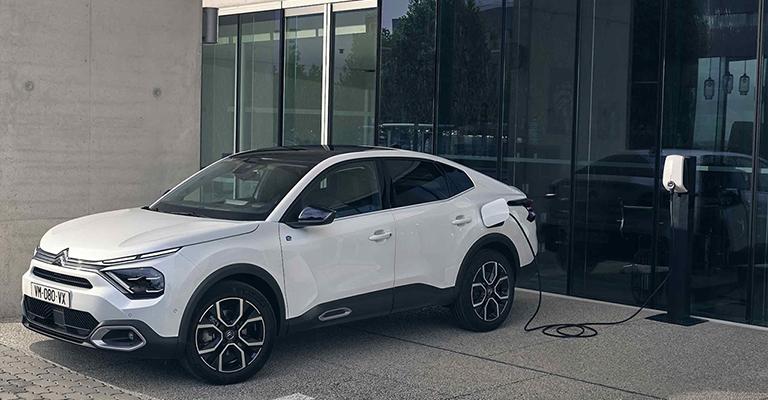 Nuova Citroën ë-C4X richiedi Test Drive da Spazio!