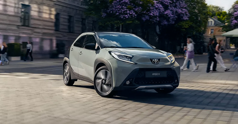 Toyota Aygo X tua da <strong>85€ al mese</strong>. Scoprila da Spazio!